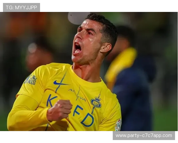 梅西、C罗等足球巨星如何巧妙踢出弧线球的技巧与秘诀解析