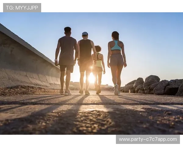 星空下的足球梦 女孩子与激情运动的完美融合