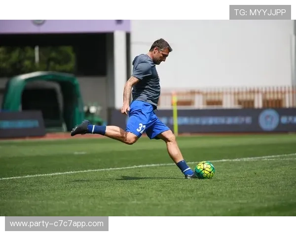 足球明星们独特脚甲造型大赏展现个性与风采